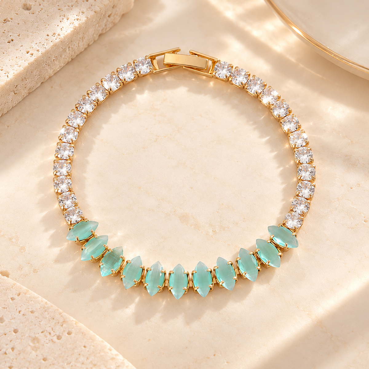 Aqua Marquise center