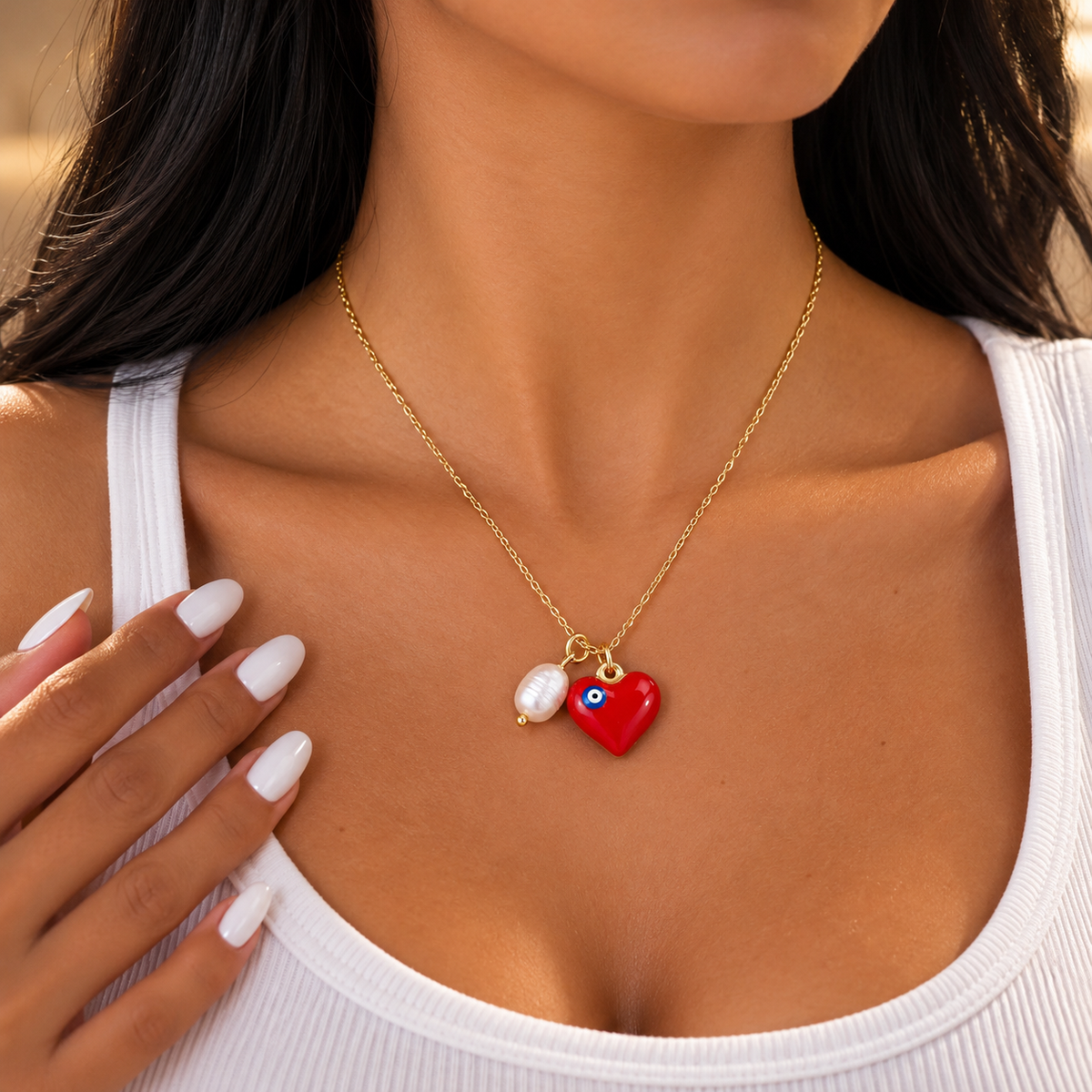 Scarlet Eye Pearl Heart Necklace